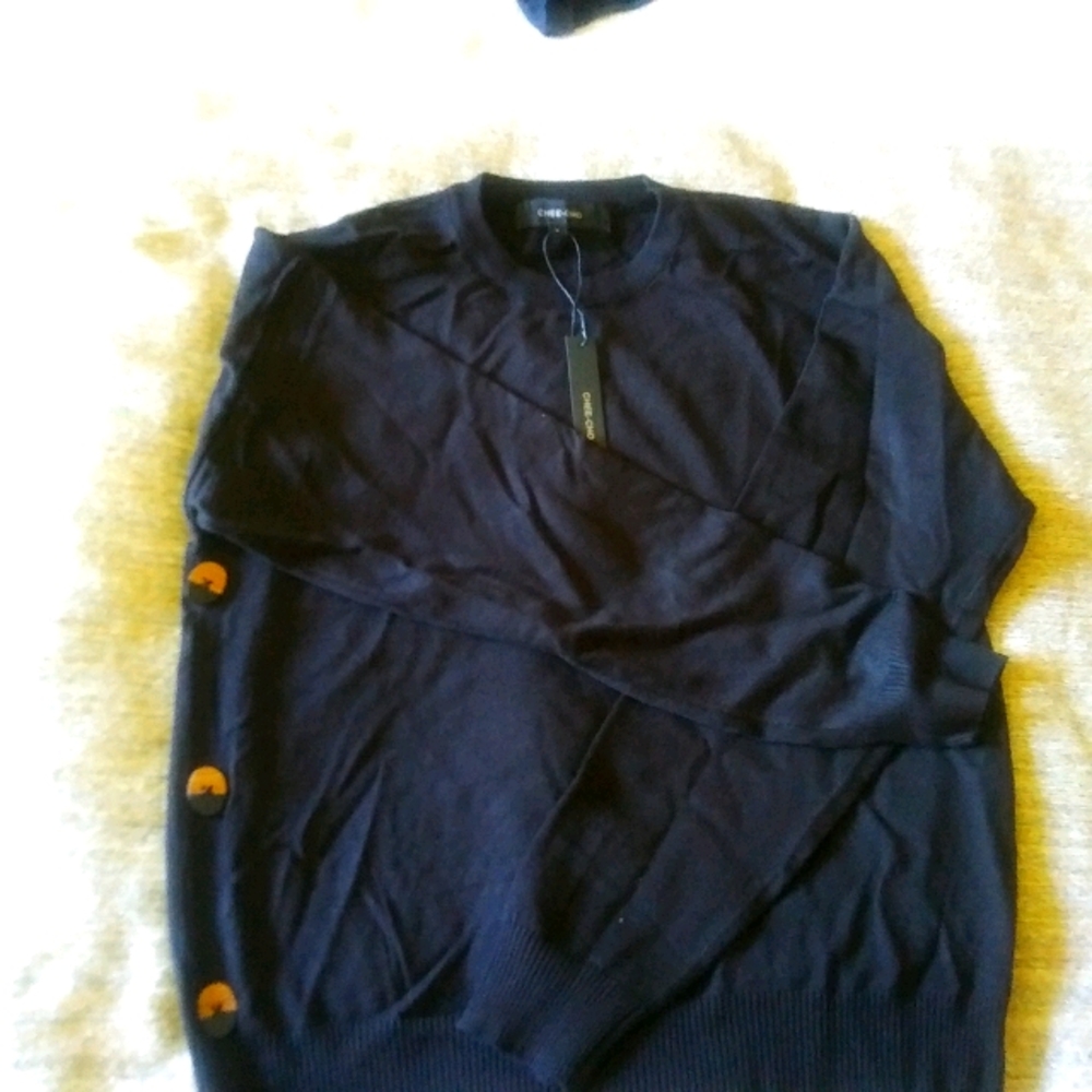 Black crew neck sweater